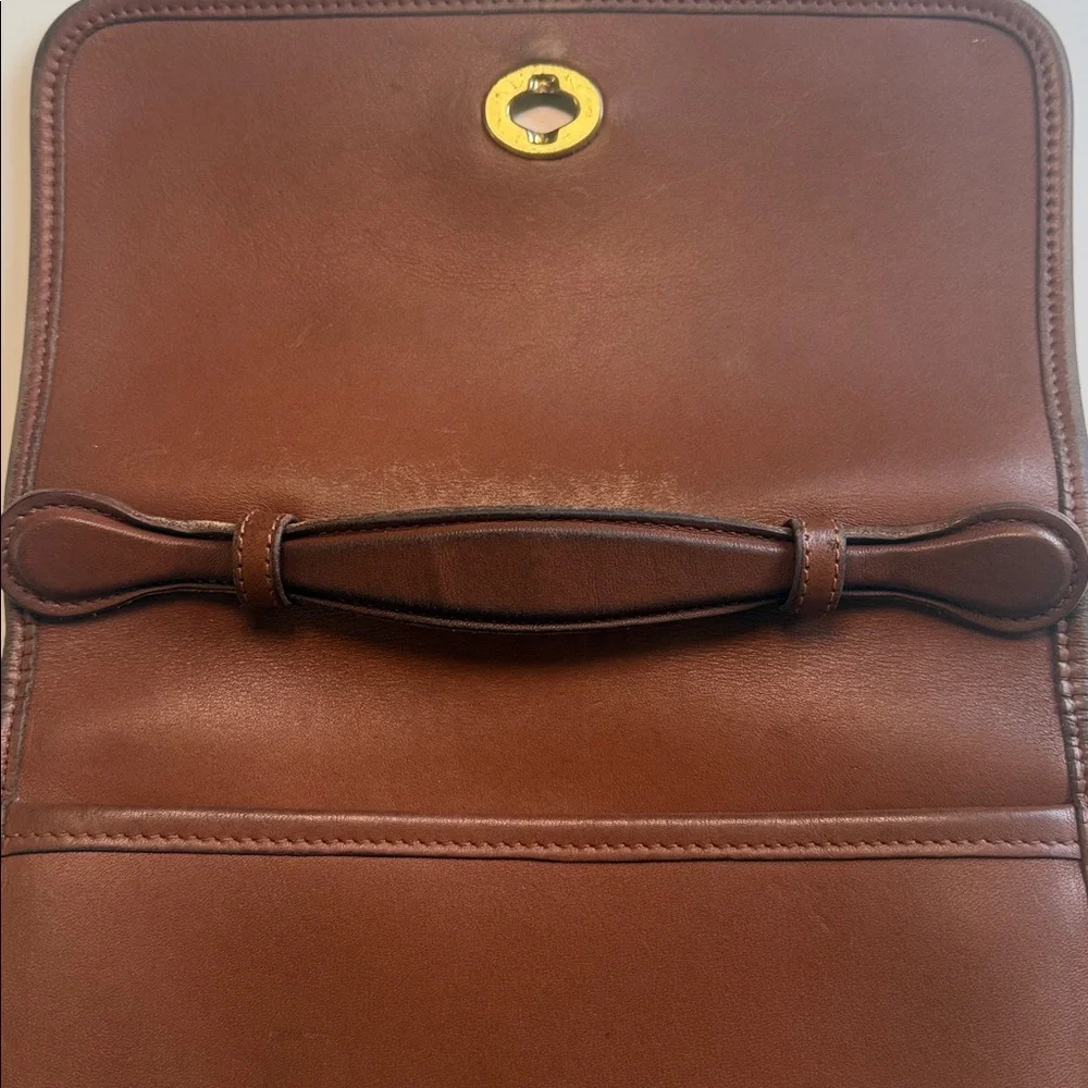 Vintage Coach crossbody. - Picture 3 of 8